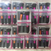 Kuas Real Technique Travel Essentials NewRT
