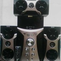 GMC 887C 3.1 Channel Multimedi Speaker Aktif 250WRMS Subwoofer Karaoke