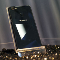 HP OPPO F7 DIAMOND BLACK RAM 4 / 64 GB GARANSI RESMI