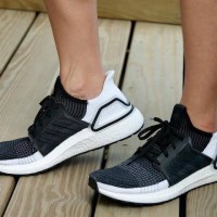 harga ultra boost 19