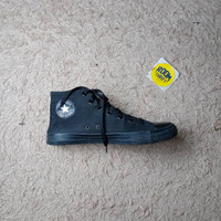 SEPATU CONVERSE SECOND BEKAS (KODE:000958)