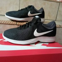 Jual Nike Revolution 4 Original Murah Harga Terbaru 2020