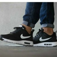 nike air tavas