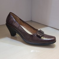 Sepatu Pantovel Kulit Wanita Tristan FD 704 Brown