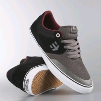 etnies marana graphite
