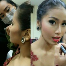 Logo Riyani makeup
