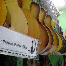 Logo ridwan guitar shop