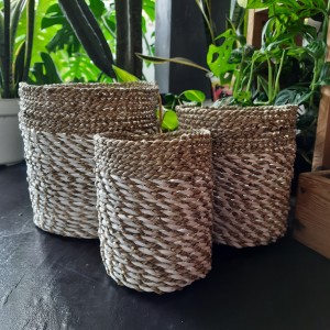 Harga keranjang pandan kombinasi natural putih seagrass pot | HARGALOKA.COM Harga keranjang pandan kombinasi natural putih seagrass pot | HARGALOKA.COM
